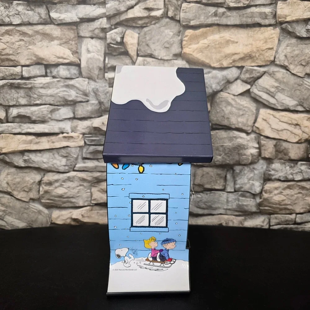 Peanuts Charlie Brown Christmas Cuckoo Clock‎ Snoopy Caroling Winter Scene Decor